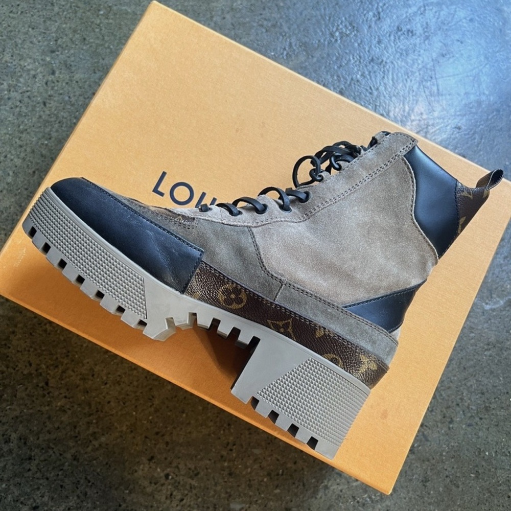 Louis Vuitton Taupe and Black Boots - Picture 6 of 9